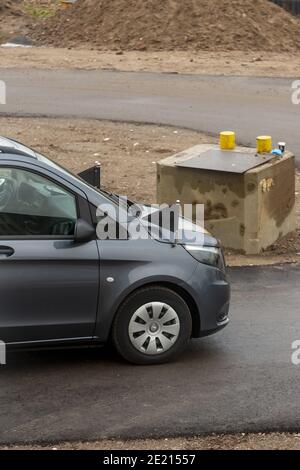 ZUTPHEN, PAYS-BAS - 08 décembre 2020: Devant de la voiture de corbillard de l'Undertaker garée sans ses drapeaux dehors après un accident tragique Banque D'Images