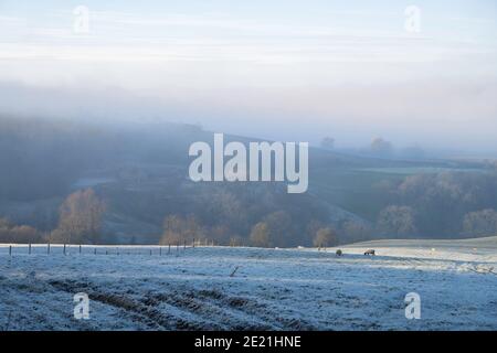 Paysage en hiver près d'Ilmington, Cotswolds, Warwickshire, Angleterre. Banque D'Images