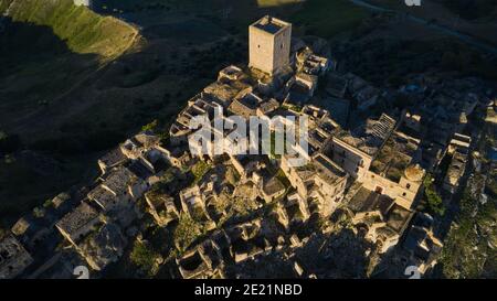 Photo aérienne d'une ville fantôme appelée Cracovie (près de Matera, Basilicate, Italie) Banque D'Images