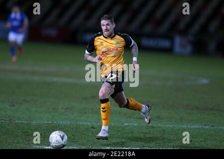 Newport, Royaume-Uni. 10 janvier 2021. Scot Bennett du comté de Newport en action. Emirates FA Cup, 3e match rond, Newport County v Brighton & Hove Albion au Rodney Parade à Newport, au sud du pays de Galles, le dimanche 10 janvier 2021. Cette image ne peut être utilisée qu'à des fins éditoriales. Utilisation éditoriale uniquement, licence requise pour une utilisation commerciale. Aucune utilisation dans les Paris, les jeux ou les publications d'un seul club/ligue/joueur. photo par Andrew Orchard/Andrew Orchard sports Photography/Alamy Live News crédit: Andrew Orchard sports Photography/Alamy Live News Banque D'Images