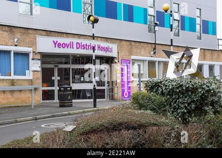 Yeovil, Somerset, Royaume-Uni. 11 janvier 2020. Vue générale de l'hôpital du district de Yeovil dans le Somerset, qui est l'un des sites du NHS qui administre actuellement les injections de vaccin Covid-19. Crédit photo : Graham Hunt/Alamy Live News Banque D'Images