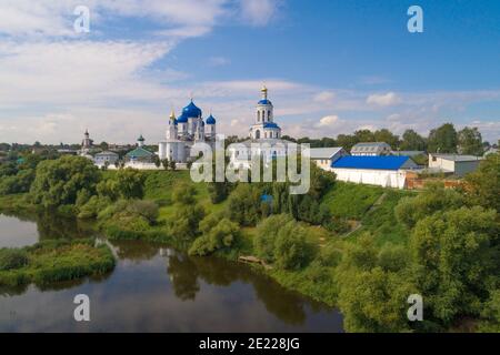 Vue sur le couvent de Saint-Bogolyubsky dans le matin ensoleillé d'août. Bogolyubovo, région de Vladimir. Russie Banque D'Images