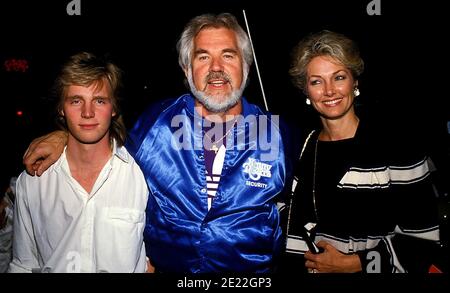 Kenny Rogers et son Kenny Rogers Jr et son épouse et Marianne Gordon crédit: Ralph Dominguez/MediaPunch Banque D'Images