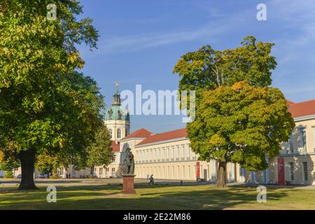 Standbild Friedrich der Grosse, Neuer Fluegel, château de Charlottenburg, Spandauer Damm, Charlottenburg, Berlin, Deutschland Banque D'Images