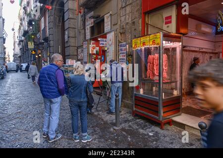 Fleischerei, via dei Tribunali, Neapel, Italien Banque D'Images