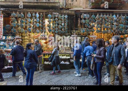 Krippenstrasse, Via San Gregorio Armeno, Napoli, Italie Banque D'Images