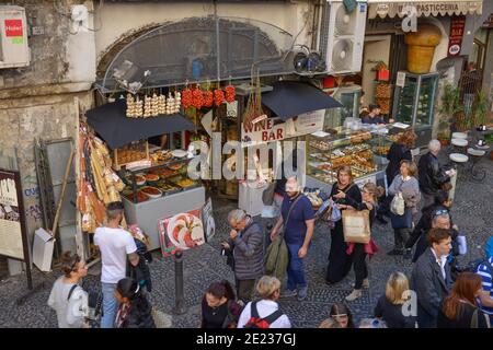 Strassenszene, Via dei Tribunali, Napoli, Italie Banque D'Images