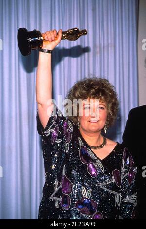 Brenda Fricker à la 62e cérémonie de remise des prix de l'Académie le 26 mars 1990 à Los Angeles, CA crédit: Ralph Dominguez/MediaPunch Banque D'Images