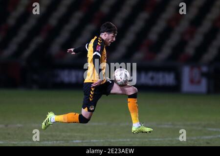 Newport, Royaume-Uni. 10 janvier 2021. Jamie Devitt du comté de Newport en action. Emirates FA Cup, 3e match, Newport County v Brighton & Hove Albion au Rodney Parade de Newport, au sud du pays de Galles, le dimanche 10 janvier 2021. Cette image ne peut être utilisée qu'à des fins éditoriales. Utilisation éditoriale uniquement, licence requise pour une utilisation commerciale. Aucune utilisation dans les Paris, les jeux ou les publications d'un seul club/ligue/joueur. photo par Andrew Orchard/Andrew Orchard sports Photography/Alamy Live News crédit: Andrew Orchard sports Photography/Alamy Live News Banque D'Images