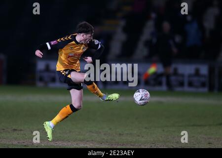 Newport, Royaume-Uni. 10 janvier 2021. Jamie Devitt du comté de Newport en action. Emirates FA Cup, 3e match, Newport County v Brighton & Hove Albion au Rodney Parade de Newport, au sud du pays de Galles, le dimanche 10 janvier 2021. Cette image ne peut être utilisée qu'à des fins éditoriales. Utilisation éditoriale uniquement, licence requise pour une utilisation commerciale. Aucune utilisation dans les Paris, les jeux ou les publications d'un seul club/ligue/joueur. photo par Andrew Orchard/Andrew Orchard sports Photography/Alamy Live News crédit: Andrew Orchard sports Photography/Alamy Live News Banque D'Images