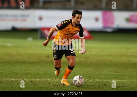 Newport, Royaume-Uni. 10 janvier 2021. Liam Shephard du comté de Newport en action. Emirates FA Cup, 3e match rond, Newport County v Brighton & Hove Albion au Rodney Parade à Newport, au sud du pays de Galles, le dimanche 10 janvier 2021. Cette image ne peut être utilisée qu'à des fins éditoriales. Utilisation éditoriale uniquement, licence requise pour une utilisation commerciale. Aucune utilisation dans les Paris, les jeux ou les publications d'un seul club/ligue/joueur. photo par Andrew Orchard/Andrew Orchard sports Photography/Alamy Live News crédit: Andrew Orchard sports Photography/Alamy Live News Banque D'Images