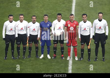 Téhéran, Iran. 11 janvier 2021. Arbitre et capitans lors de la Ligue Pro du Golfe Persique 2020/21 entre Estefhal et Perspolis au stade Azadi à Téhéran, en Iran. Alireza Zeinali/SPP crédit: SPP Sport presse photo. /Alamy Live News Banque D'Images