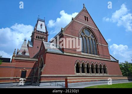 Boston, Massachusetts, États-Unis - 7 juillet 2008 : Harvard University, Gothic Memorial Hall construit dans les années 1870 pour commémorer les victimes de la guerre civile Banque D'Images