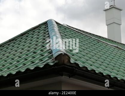 Toit d'une nouvelle maison britannique. Banque D'Images