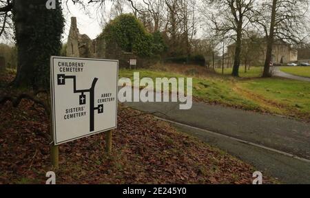 Vues générales de l'abbaye de Sean Ross à Roscrea, Tipperary, qui était la maison mère et bébé exploitée par les Sœurs des coeurs sacrés de Jésus et de Marie de 1930 à 1970. Banque D'Images