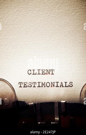 Témoignages de clients expression écrite avec une machine à écrire. Banque D'Images