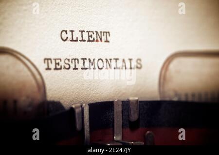 Témoignages de clients expression écrite avec une machine à écrire. Banque D'Images