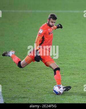 Angus Gunn, gardien de but de la ville de Stoke, lors du match de championnat Sky Bet au Liberty Stadium, à Swansea. Banque D'Images