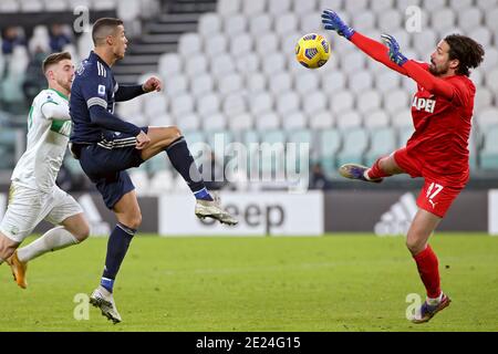 7 Cristiano Ronaldo (Juventus FC) et 47 Andrea Consigli (gardien de but Sassuolo) pendant Juventus FC vs US Sassuolo, Ital - photo .LM/Claudio Benedetto Banque D'Images