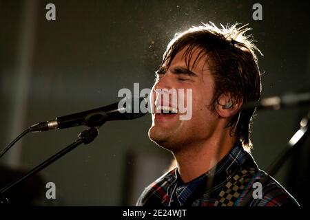 Le musicien Charlie Simpson Banque D'Images