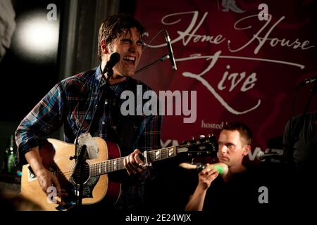 Le musicien Charlie Simpson Banque D'Images