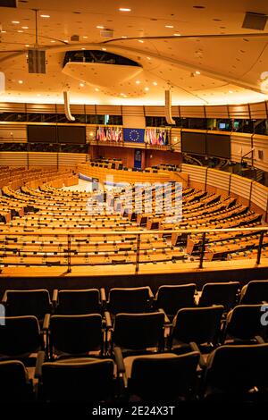 Bruxelles, Belgique - 20 juillet 2020: Vue générale de la salle plénière (salle de débat) du Parlement européen comme la maladie à coronavirus (COVID-19) Banque D'Images