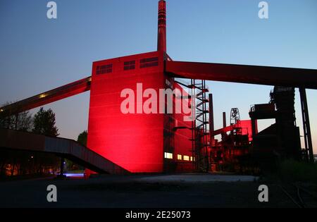 ESSEN, ALLEMAGNE - 01 janvier 2021: Zeche Zollverein illuminiert BEI Nacht, Welterbe Zollveren à Essen / NRW / Allemagne Banque D'Images