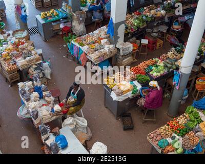 Le marché. Ville d'Assomada (Somada). Île de Santiago (Ilha de Santiago), îles du Cap-Vert dans l'Atlantique équatorial. Banque D'Images