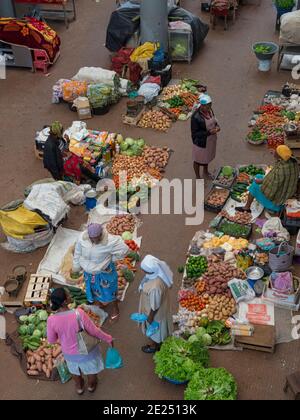 Le marché. Ville d'Assomada (Somada). Île de Santiago (Ilha de Santiago), îles du Cap-Vert dans l'Atlantique équatorial. Banque D'Images