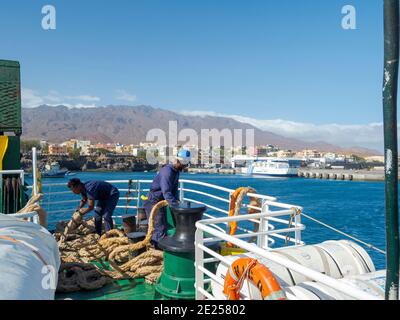 Île de Santo Antao, terminal de ferry de la capitale Porto Novo, Cap-Vert dans l'atlantique équatorial. Avril Banque D'Images