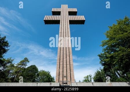 Colombey-les-deux-Églises (nord-est de la France) : le Mémorial Charles de Gaulle. Croix de Lorraine Banque D'Images