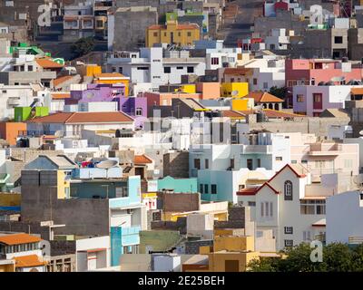 Vue sur la ville. Ville Mindelo, un port maritime sur l'île de Sao Vicente, Cap-Vert dans l'atlantique équatorial. Afrique, avril Banque D'Images