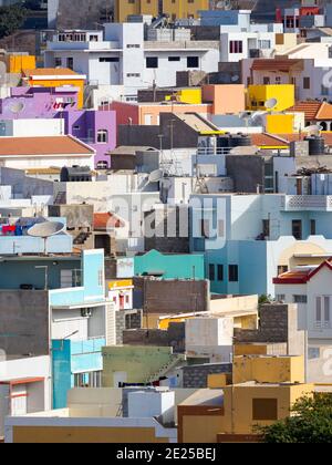 Vue sur la ville. Ville Mindelo, un port maritime sur l'île de Sao Vicente, Cap-Vert dans l'atlantique équatorial. Afrique, avril Banque D'Images