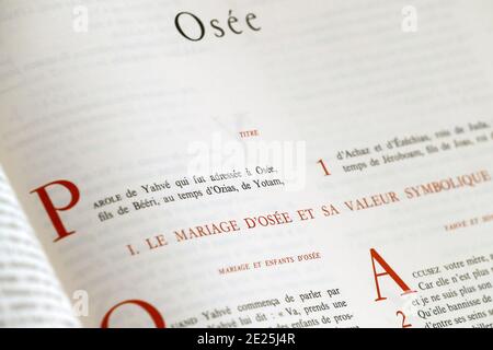 La Sainte bible en français. Ancien testament. Livre prophétique. Osée. France. Banque D'Images