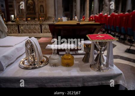 Sainte Messe lors de l'événement Monastero Wi-Fi à Saint Paul, à l'extérieur de la basilique des murs de Rome, Italie Banque D'Images