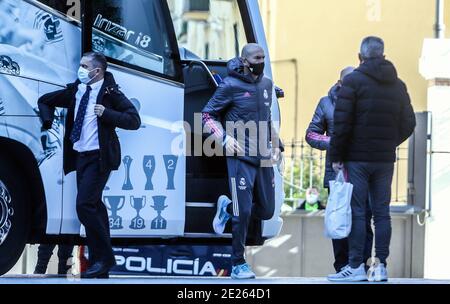 Malaga, Espagne. 12 janvier 2021. 12 de enero del 2021 (Malaga) El equipo de futbol del Real Madrid lega a el Gran Hotel Miramar que es su Hotel de concentracion durante 3 dias ante de la semifinal de la Supercopa que se jugara en la Rosaleda de Malaga ante el Athletic de Bilbao janvier 12, 2021 (Malaga) l'équipe de football du Real Madrid arrive au Gran Hotel Miramar, qui est son hôtel de concentration pendant 3 jours avant la demi-finale de la Super Cup qui sera jouée à la Rosaleda de Malaga contre l'Athlétique Bilbao Lorenzo Carnero/Cordo Press Credit: CORDO PRESS/Alay Live News Banque D'Images