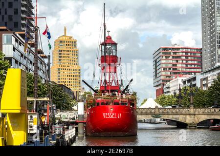 ROTTERDAM, PAYS-BAS : vue extérieure du port de Leuvehaven dans le centre-ville de Rotterdam . Il est situé dans le centre de Rotterdam Banque D'Images