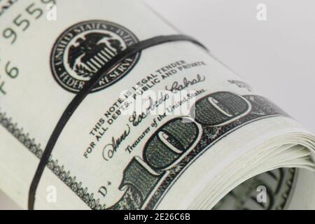 Gros plan sur des billets de 100 dollars emballés Banque D'Images