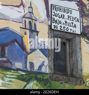 Vue détaillée d'un mur dans le quartier d'Ali, le panneau dit "aucun pelota jouant permis" en espagnol. Vitoria, pays basque, Espagne Banque D'Images