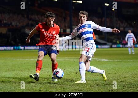 Tom Lockyer De Luton Town (à Gauche) Et Dominic Solanke De Bournemouth ...