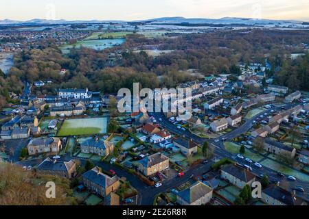 Vue aérienne du village de Mid Calder, West Lothian, Écosse Banque D'Images