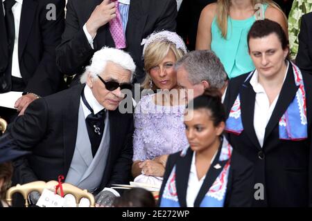 Karl Lagerfeld, Helene Mercier-Arnault et Bernard Arnault assistent au mariage du Prince Albert II de Monaco et de Charlene Wittstock dans le Cour d’Honneur au Palais de Monte Carlo, Monaco, le 02 juillet 2011. Photo de Frédéric Nebinger/ABACAPRESS.COM Banque D'Images