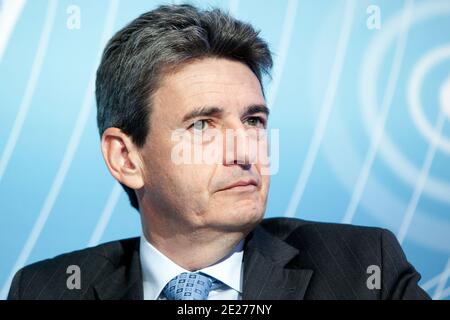 Philippe de Fontaine vive Curtaz, Vice-président de la Banque européenne d'investissement, participe au Forum financier Europlace 2011 de Paris, le 05 juillet 2011. Photo de Stephane Lemouton/ABACAPRESS.COM Banque D'Images