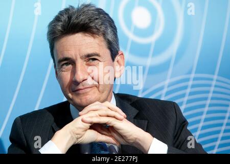 Philippe de Fontaine vive Curtaz, Vice-président de la Banque européenne d'investissement, participe au Forum financier Europlace 2011 de Paris, le 05 juillet 2011. Photo de Stephane Lemouton/ABACAPRESS.COM Banque D'Images