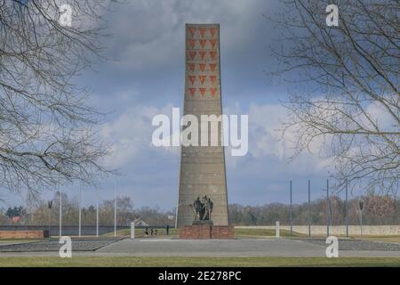 Obélisque, nationale Mahn und Gedenkstätte der DDR von 1961, Gedenkstätte und Museum Konzentrationslager Sachsenhausen, Oranienburg, Landkreis Oberhavel Banque D'Images