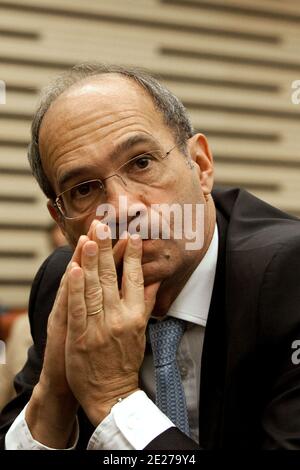 L'ancien ministre français du travail, Eric Woerth, assiste à une convention de droite du parti au pouvoir de l'UMP, sur les défis de l'immigration, qui s'est tenue à l'Assemblée nationale à Paris, en France, le 07 juillet 2011. Photo de Stephane Lemouton/ABACAPRESS.COM Banque D'Images