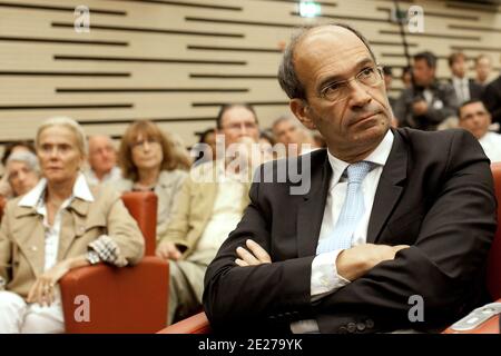 L'ancien ministre français du travail, Eric Woerth, assiste à une convention de droite du parti au pouvoir de l'UMP, sur les défis de l'immigration, qui s'est tenue à l'Assemblée nationale à Paris, en France, le 07 juillet 2011. Photo de Stephane Lemouton/ABACAPRESS.COM Banque D'Images