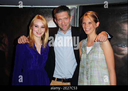 Deborah Francois, Vincent Cassel et Josephine Japy assistaient à la première de 'le moine' qui s'est tenue à l'UGC les Halles à Paris, en France, le 12 juillet 2011. Photo de Nicolas Briquet/ABACAPRESS.COM Banque D'Images