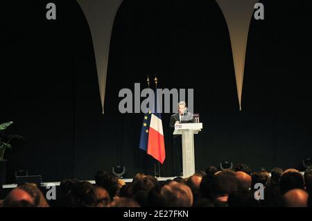 Le président français Nicolas Sarkozy prononce son discours lors de la Conférence internationale 2011 de l'Association Alzheimer (AAIC 2011), à Paris, France, le 20 juillet 2011, le premier forum annuel présentant les dernières recherches des plus grands scientifiques du monde dans le domaine de la maladie d'Alzheimer. L'impact de la maladie d'Alzheimer et de la démence représente une crise internationale. Photo par Alfred/Pool/ABACAPRESS.COM Banque D'Images