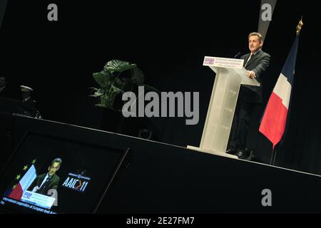 Le président français Nicolas Sarkozy prononce son discours lors de la Conférence internationale 2011 de l'Association Alzheimer (AAIC 2011), à Paris, France, le 20 juillet 2011, le premier forum annuel présentant les dernières recherches des plus grands scientifiques du monde dans le domaine de la maladie d'Alzheimer. L'impact de la maladie d'Alzheimer et de la démence représente une crise internationale. Photo par Alfred/Pool/ABACAPRESS.COM Banque D'Images